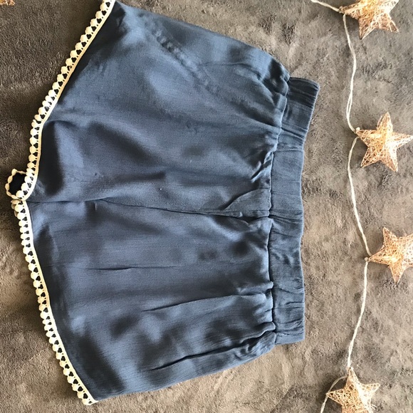 NWOT Boho blue and white shorts weaved trims - Picture 3 of 8
